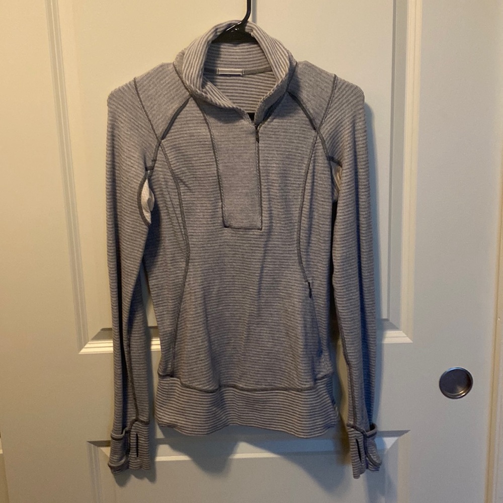 Lululemon grey half zip size 4